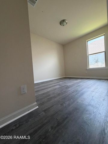 101 Holly Grove Lane, Youngsville, LA 70592