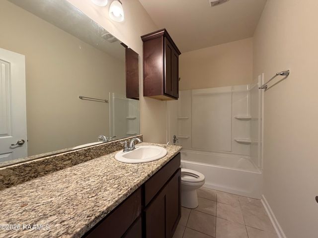 101 Holly Grove Lane, Youngsville, LA 70592