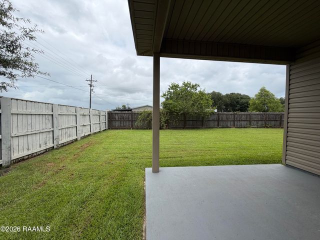 101 Holly Grove Lane, Youngsville, LA 70592