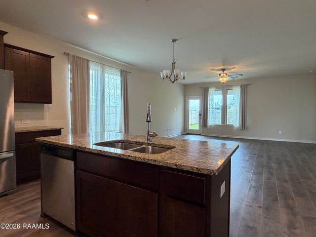 101 Holly Grove Lane, Youngsville, LA 70592