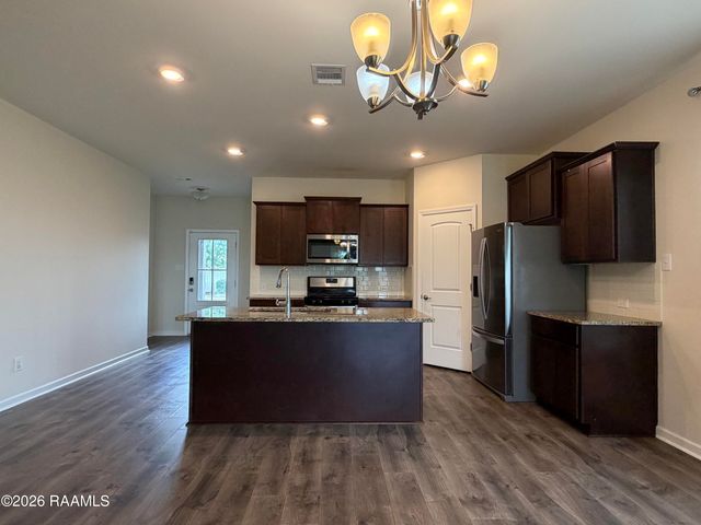 101 Holly Grove Lane, Youngsville, LA 70592