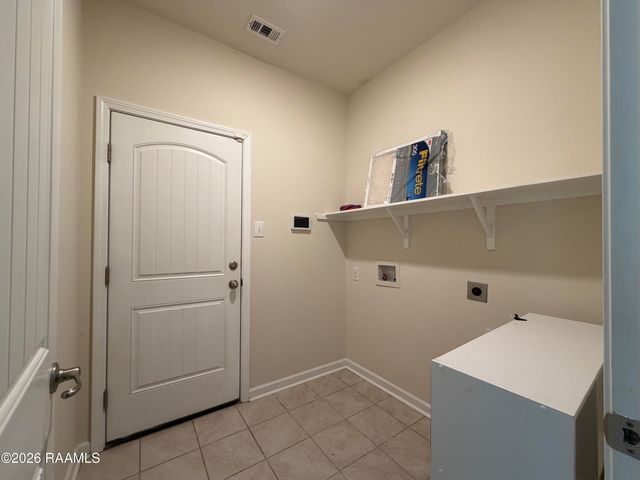 101 Holly Grove Lane, Youngsville, LA 70592