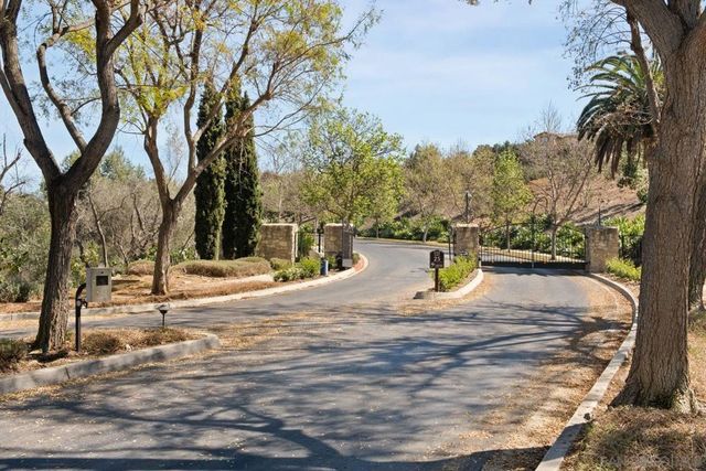 7175 Sitio Caballero, Carlsbad, CA 92009