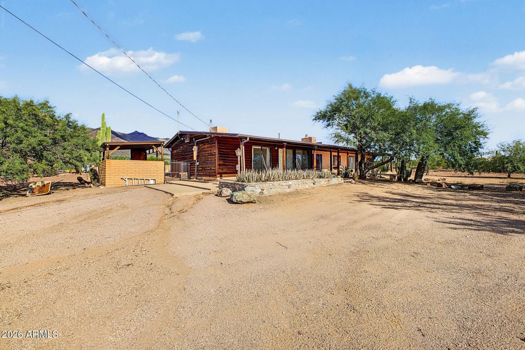 685 S HOLMES Road, Apache Junction, AZ 85119 — exterior