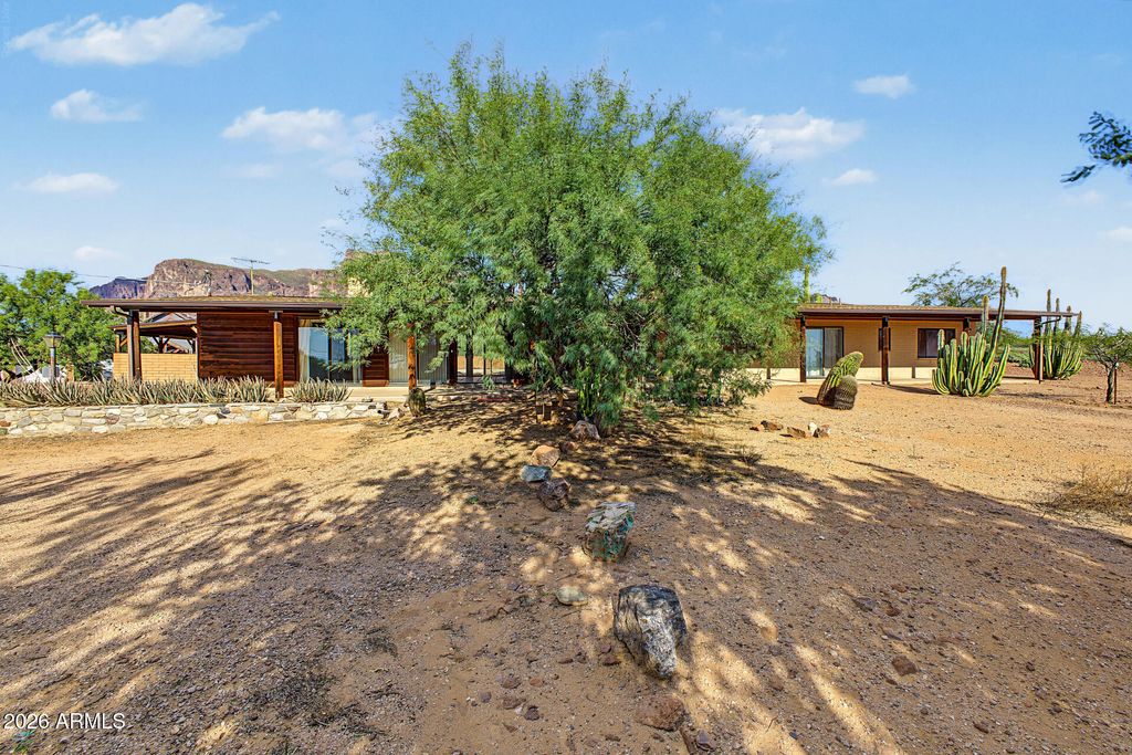 685 S HOLMES Road, Apache Junction, AZ 85119 — photo 2