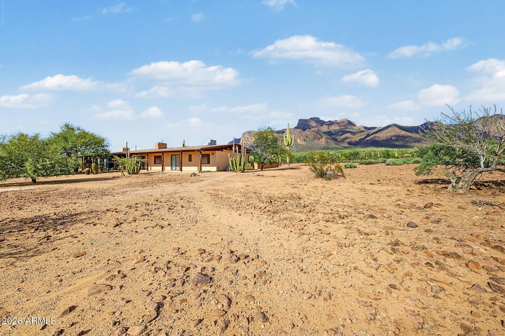 685 S HOLMES Road, Apache Junction, AZ 85119 — photo 5