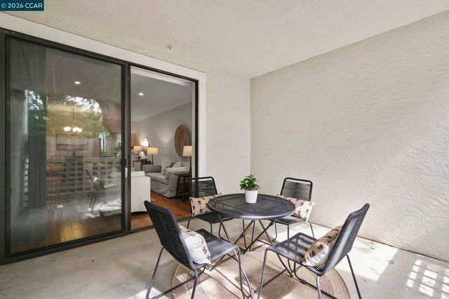 2586 Oak Rd. 130, Walnut Creek, CA 94597
