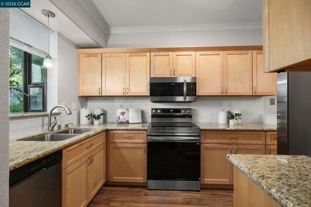 2586 Oak Rd. 130, Walnut Creek, CA 94597