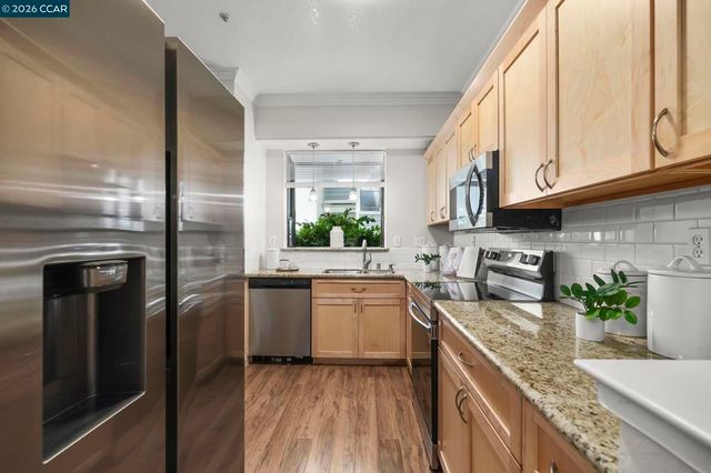 2586 Oak Rd. 130, Walnut Creek, CA 94597
