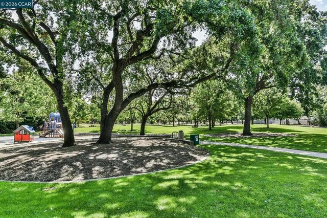 2586 Oak Rd. 130, Walnut Creek, CA 94597