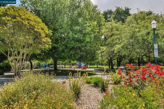 2586 Oak Rd. 130, Walnut Creek, CA 94597