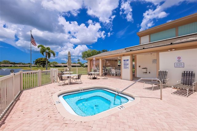 6427 HERITAGE LANE 6427, Bradenton, FL 34209