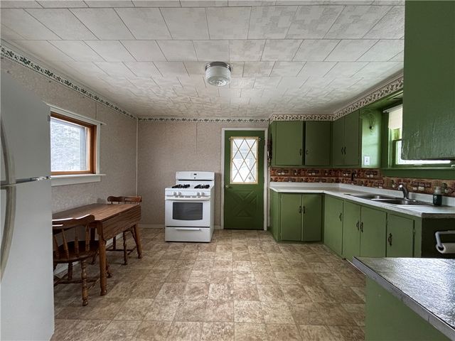 619 Dawson Street, Kane Boro, PA 16735