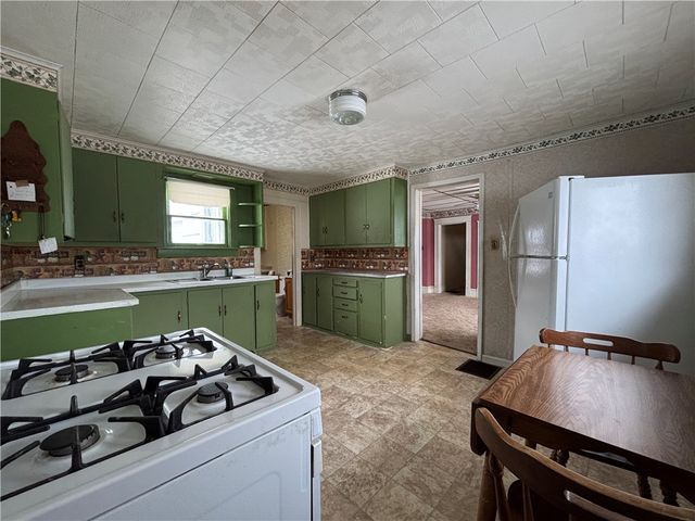 619 Dawson Street, Kane Boro, PA 16735