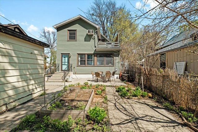 334 24th Avenue NE, Minneapolis, MN 55418