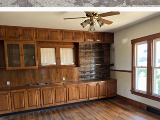 403 N 4th Avenue, Marshalltown, IA 50158