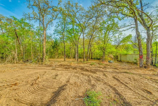9 Delano Court, Dalworthington Gardens, TX 76106