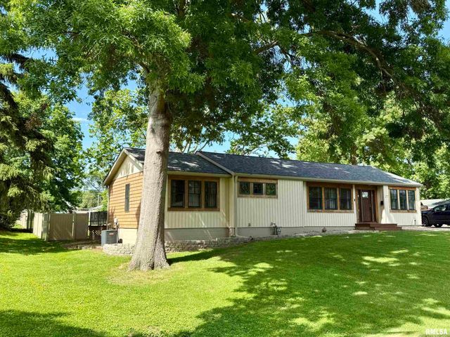 27 CIRCLE Drive, Springfield, IL 62703