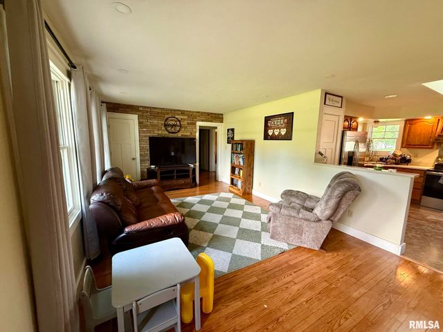 27 CIRCLE Drive, Springfield, IL 62703