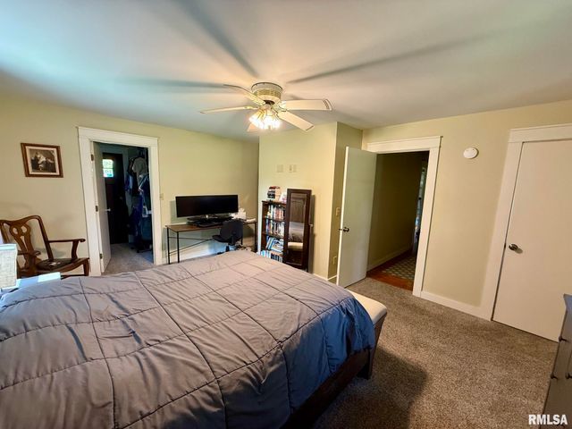 27 CIRCLE Drive, Springfield, IL 62703