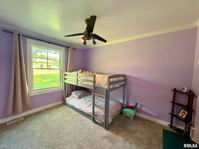 27 CIRCLE Drive, Springfield, IL 62703