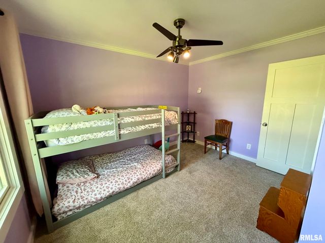 27 CIRCLE Drive, Springfield, IL 62703