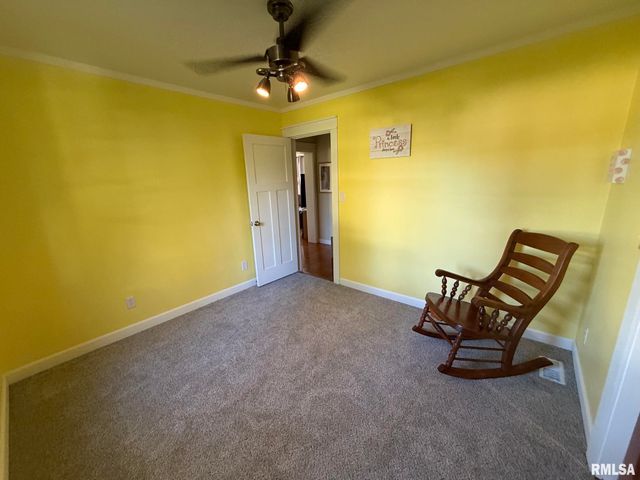 27 CIRCLE Drive, Springfield, IL 62703