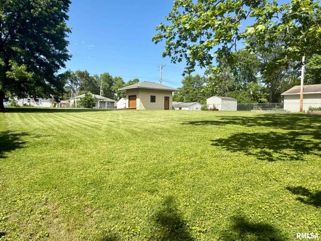 27 CIRCLE Drive, Springfield, IL 62703