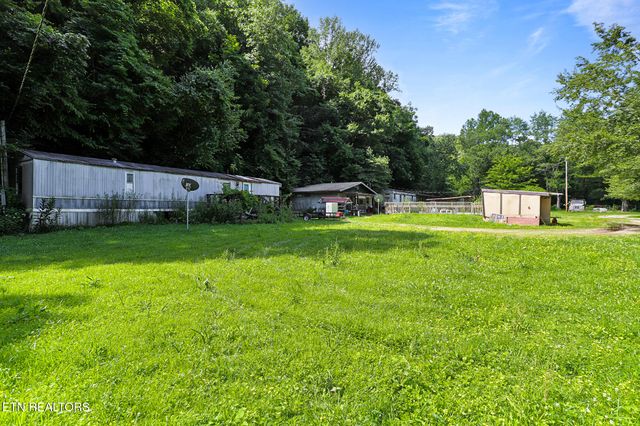 553 Caney Creek Rd, Pigeon Forge, TN 37863