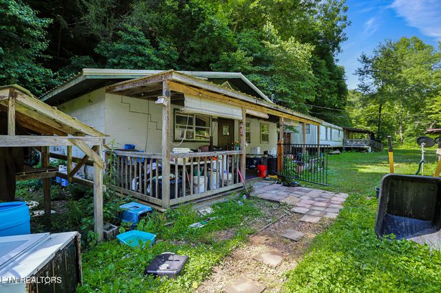 553 Caney Creek Rd, Pigeon Forge, TN 37863