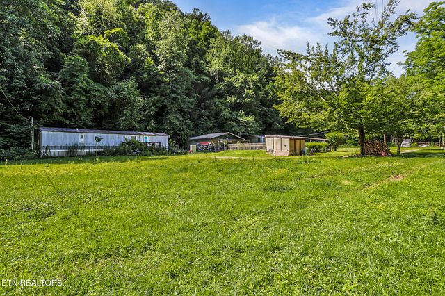 553 Caney Creek Rd, Pigeon Forge, TN 37863