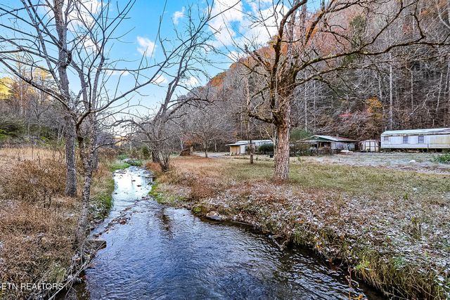 553 Caney Creek Rd, Pigeon Forge, TN 37863