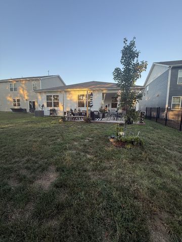 1259 Linn Cove Ct, Gallatin, TN 37066