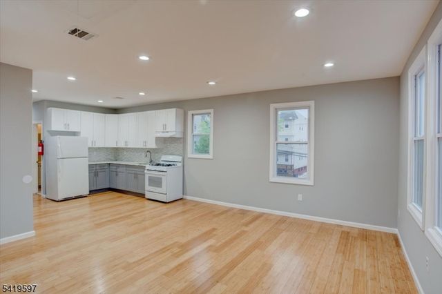 229 21St St, Irvington Twp., NJ 07111