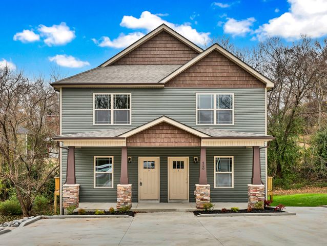 420 S 2nd St, Clarksville, TN 37040