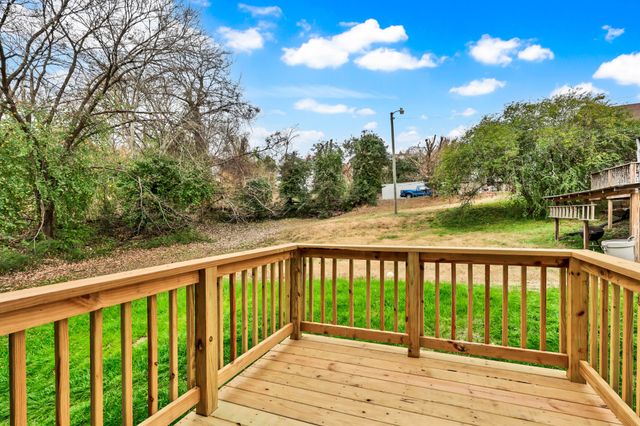 420 S 2nd St, Clarksville, TN 37040