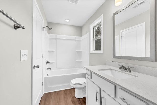 420 S 2nd St, Clarksville, TN 37040