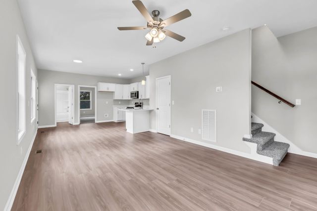 420 S 2nd St, Clarksville, TN 37040