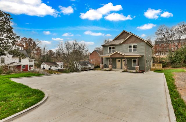 420 S 2nd St, Clarksville, TN 37040