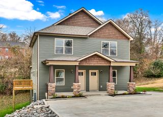 420 S 2nd St, Clarksville, TN 37040