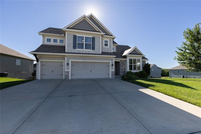 10523 N Randolph Avenue, Kansas City, MO 64157
