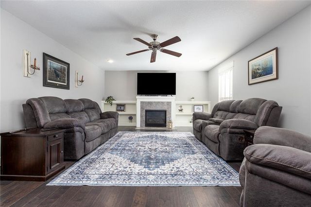 10523 N Randolph Avenue, Kansas City, MO 64157