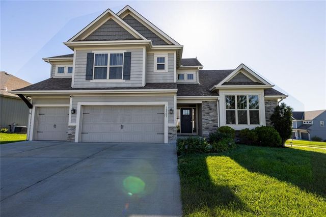 10523 N Randolph Avenue, Kansas City, MO 64157