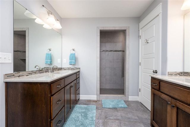 10523 N Randolph Avenue, Kansas City, MO 64157
