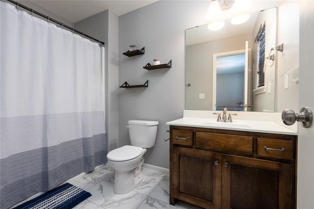 10523 N Randolph Avenue, Kansas City, MO 64157