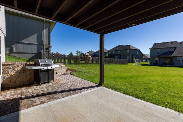 10523 N Randolph Avenue, Kansas City, MO 64157