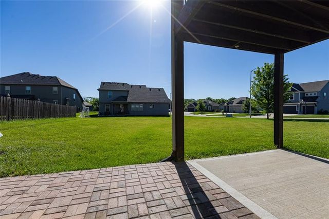 10523 N Randolph Avenue, Kansas City, MO 64157