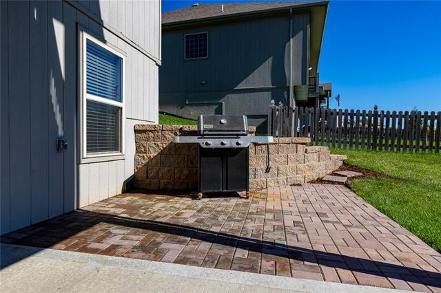 10523 N Randolph Avenue, Kansas City, MO 64157