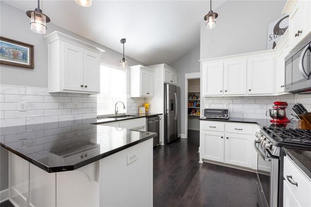 10523 N Randolph Avenue, Kansas City, MO 64157
