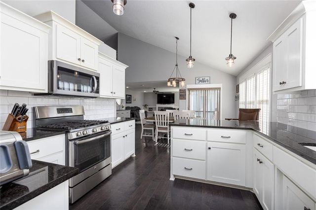 10523 N Randolph Avenue, Kansas City, MO 64157